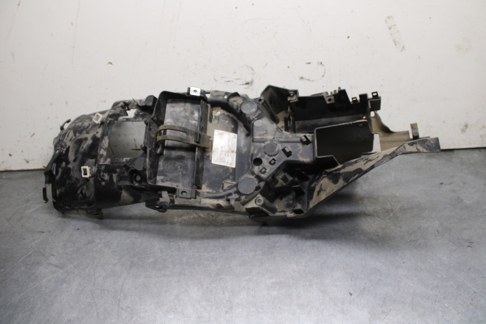 16-17 KAWASAKI VULCAN S 650 EN650 ABS BATTERY TRAY BOX HOLDER BB731