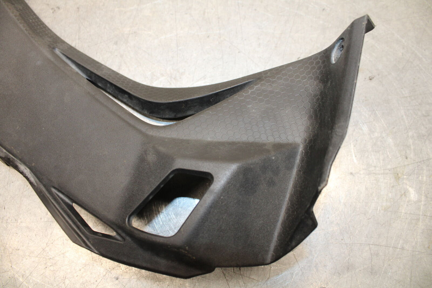 16 KAWASAKI NINJA ZX10R RIGHT FRONT DUCT COVER  BB650