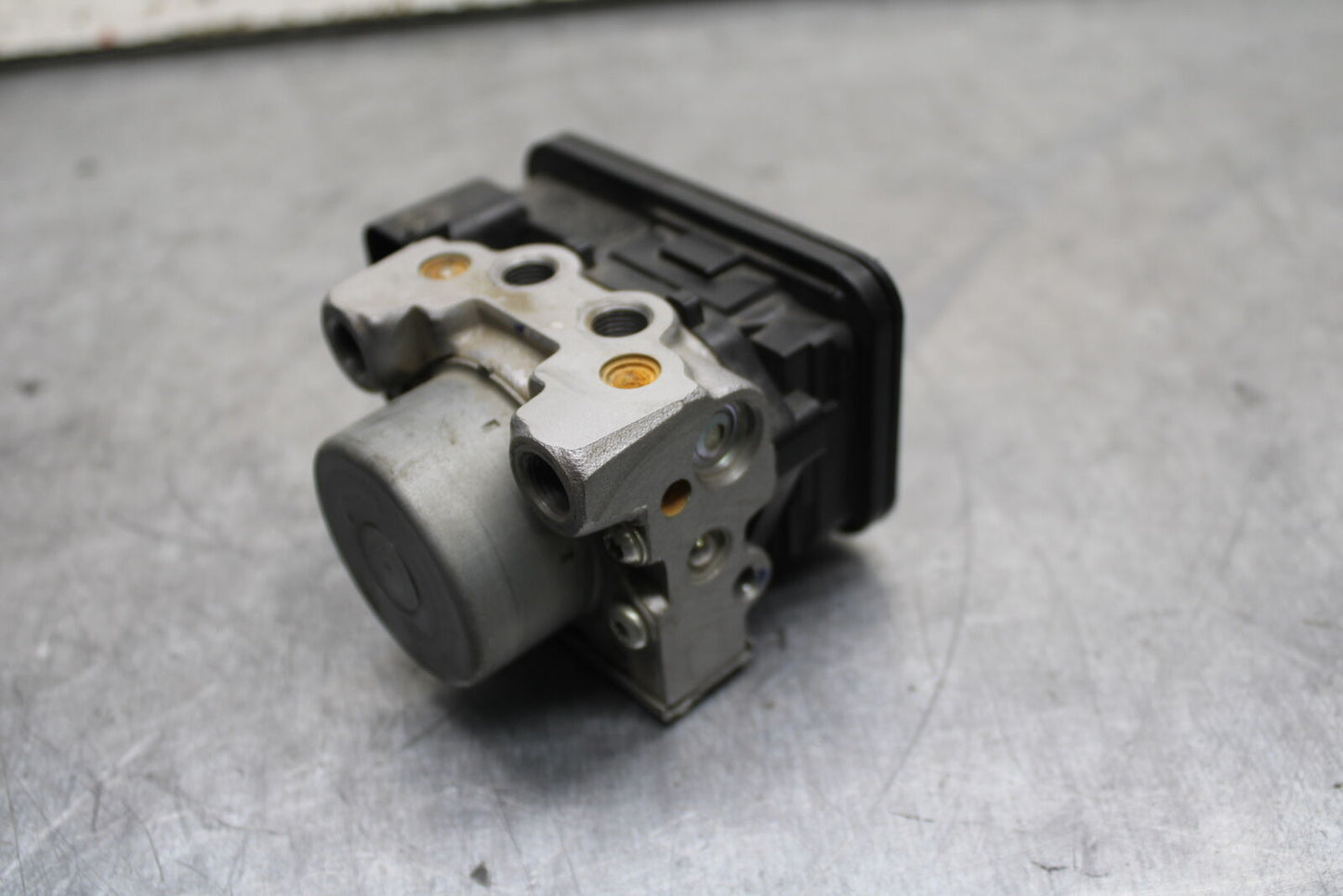 15-16 HONDA CB300F ABS PUMP UNIT MODULE BB740