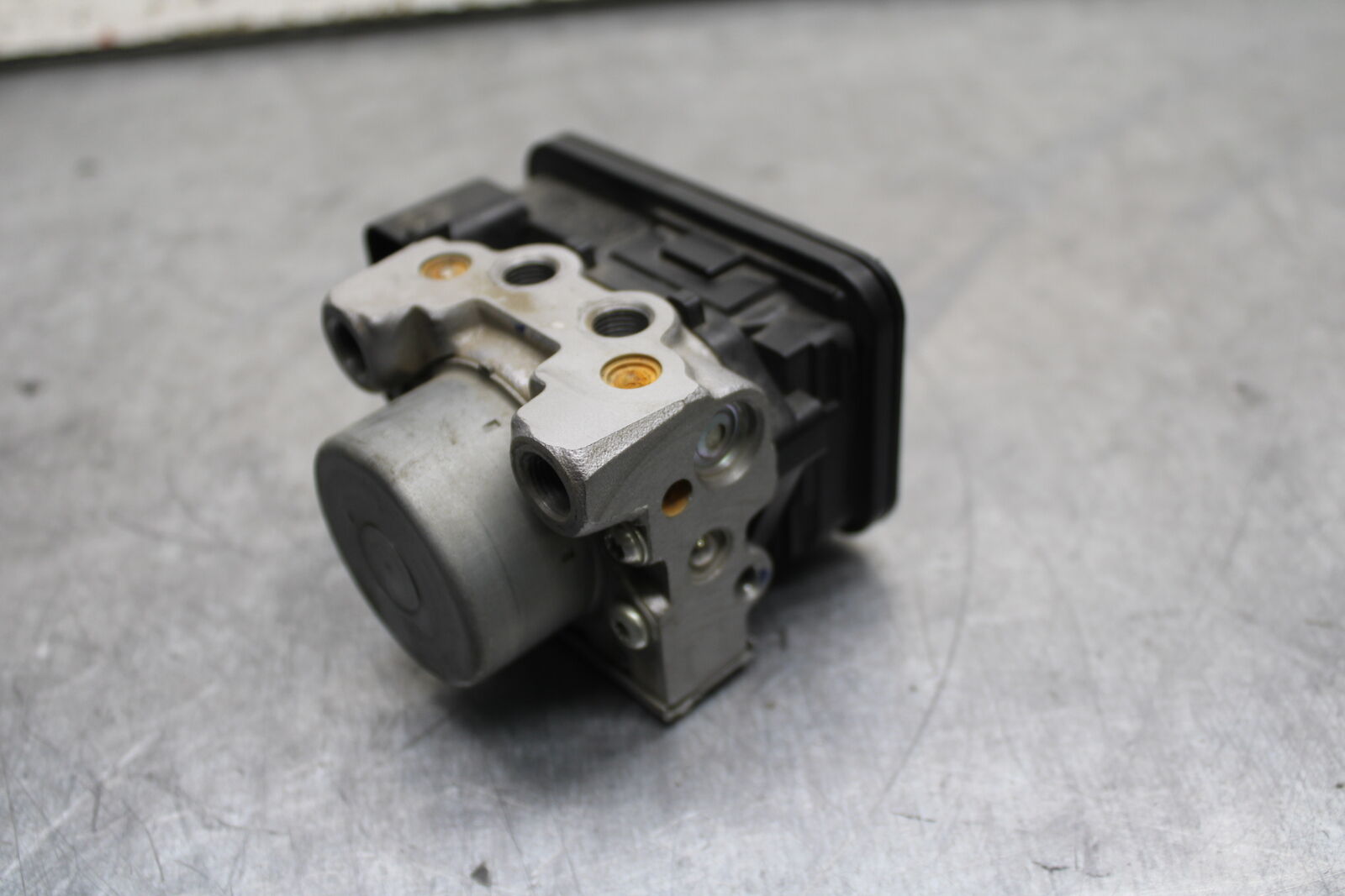 15-16 HONDA CB300F ABS PUMP UNIT MODULE BB740