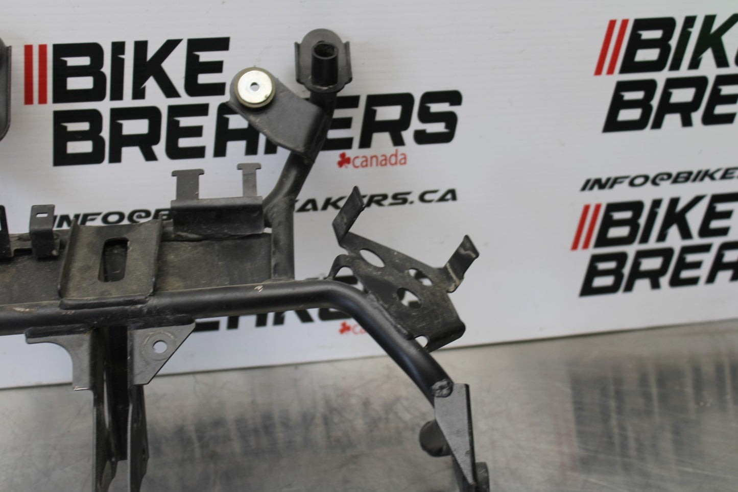 08-18 KAWASAKI KLR650 UPPER FAIRING MIRROR GAUGES STAY BRACKET BB183