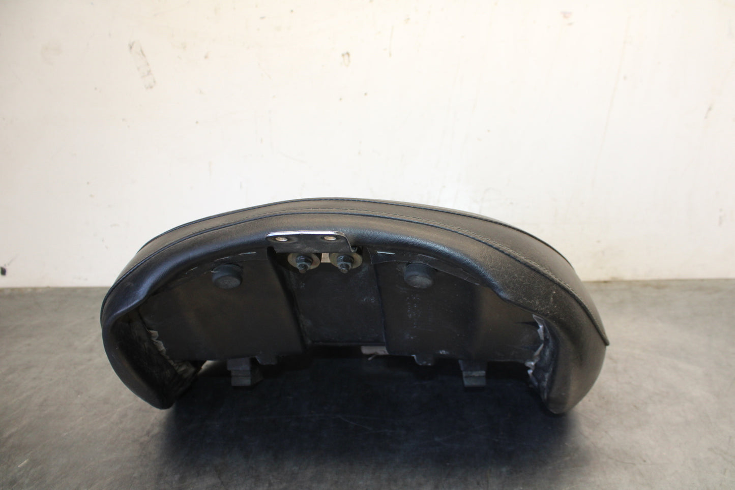 04 SUZUKI INTRUDER 800 FRONT DRIVERS SEAT BB758