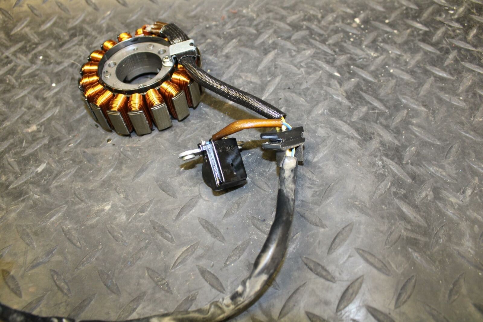 08 HONDA CBR125R STATOR GENERATOR ALTERNATOR MAGNETO bb180