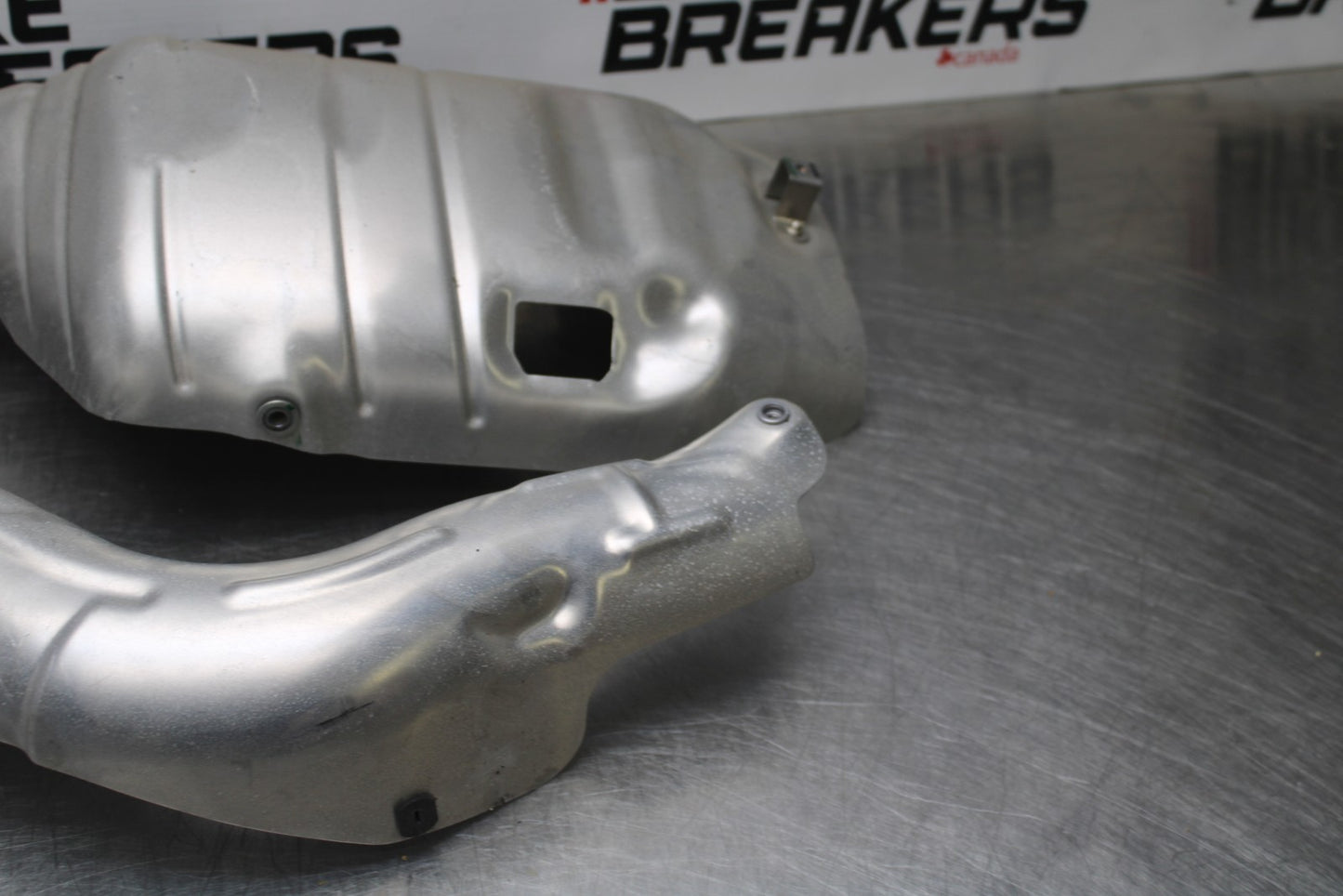 13-24 HONDA CBR600RR MUFFLER EXHAUST PIPE COVER HEAT SHIELD GUARD BB772
