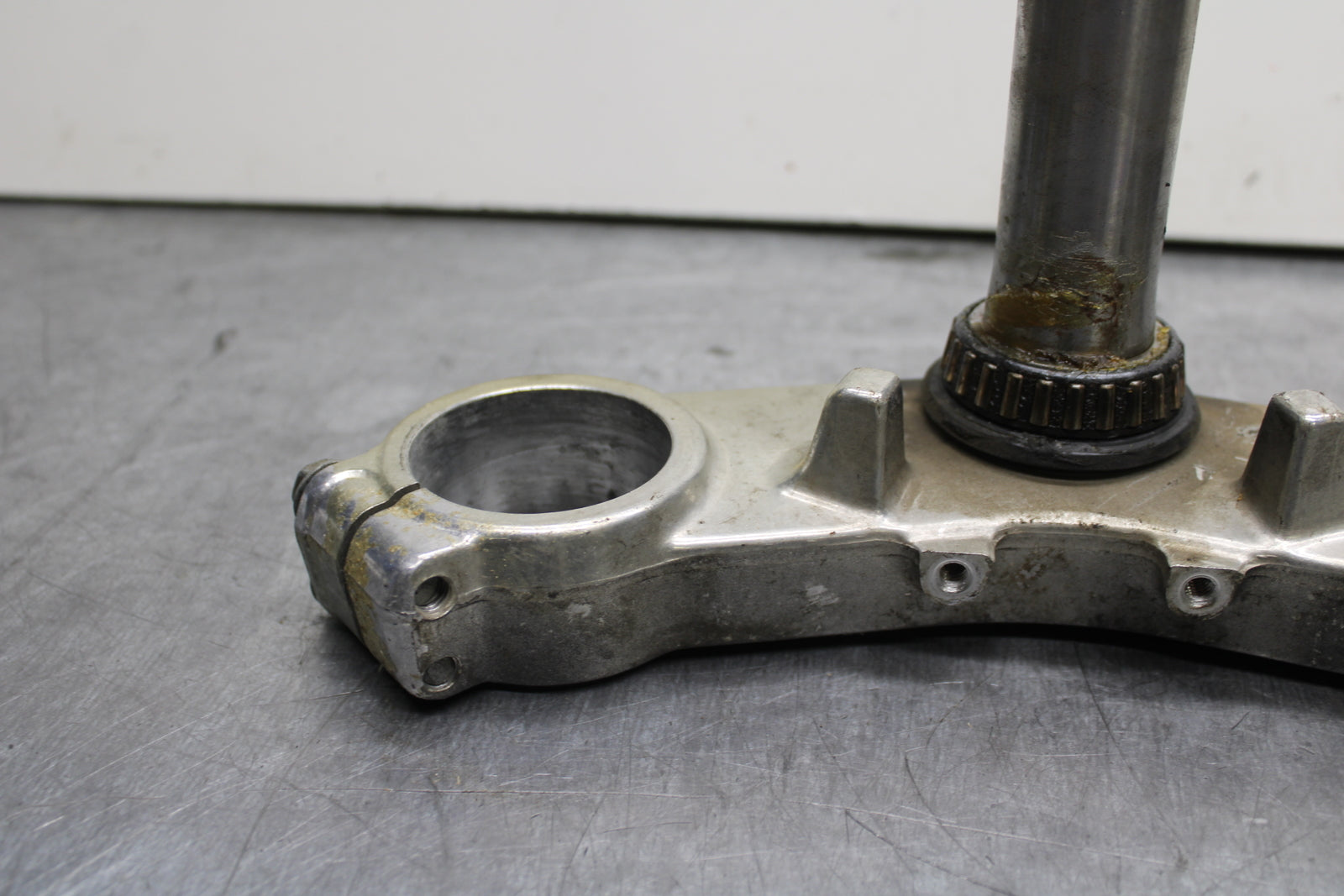 93-94 KAWASAKI NINJA ZX7R FRONT FORKS CLAMP LOWER TRIPLE TREE STEM BB124