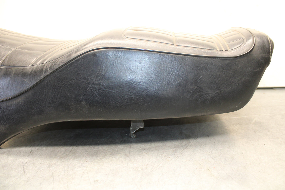 82-83 YAMAHA MAXIM 750 FRONT DRIVERS SEAT BB671
