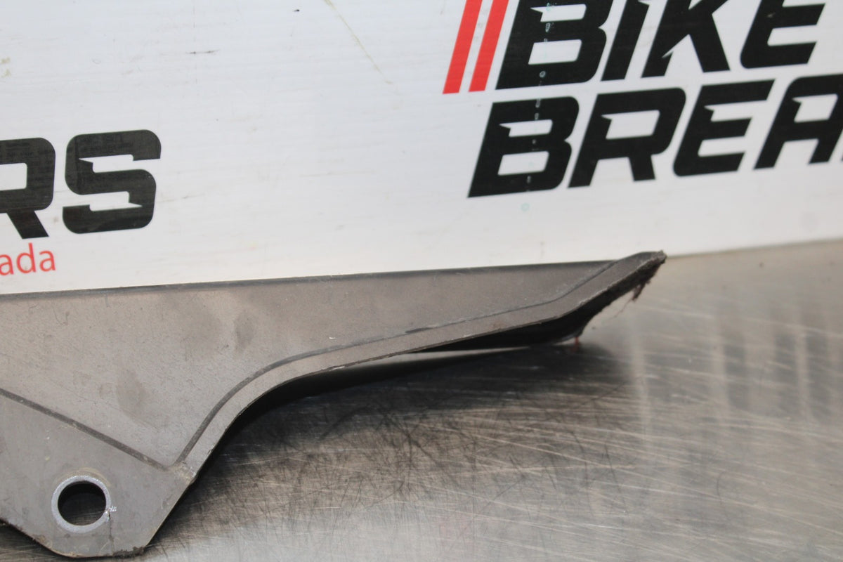 06-07 SUZUKI GSXR 600 REAR BACK DRIVE CHAIN GUARD COVER SHIELD BB845