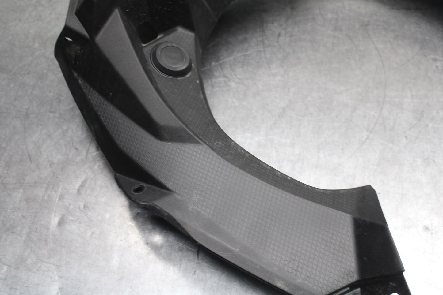 18-23 KAWASAKI NINJA 400 EX400 ABS FRONT CENTER COWL GAUGE FAIRING BB747