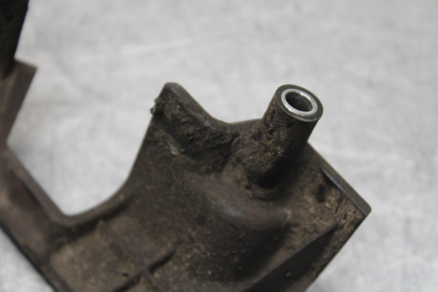 15-16 KAWASAKI EX300 ENGINE SPROCKET COVER BB635