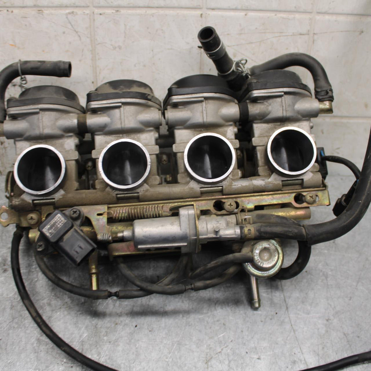2003 Yamaha YZF R6 MAIN FUEL INJECTORS / THROTTLE BODIES 5SL-13750-00-00 BB539