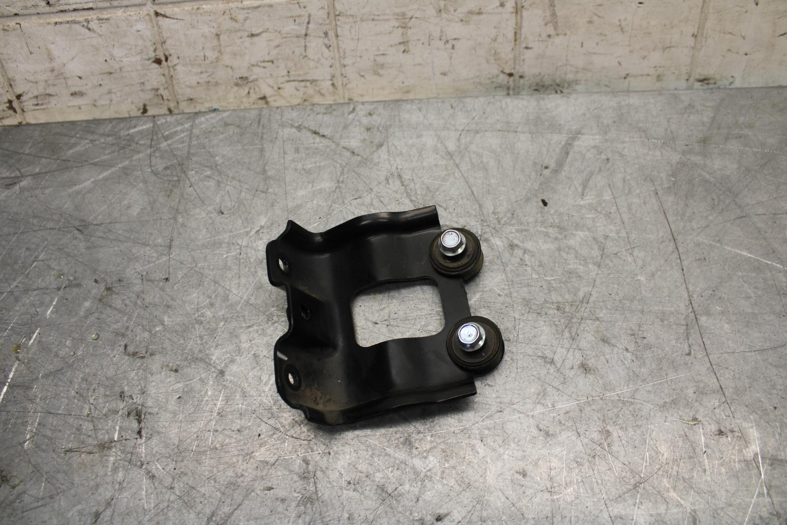 2015 Yamaha YZF R3 GAS TANK FUEL CELL PETROL RESERVOIR BRACKET MOUNT BB526