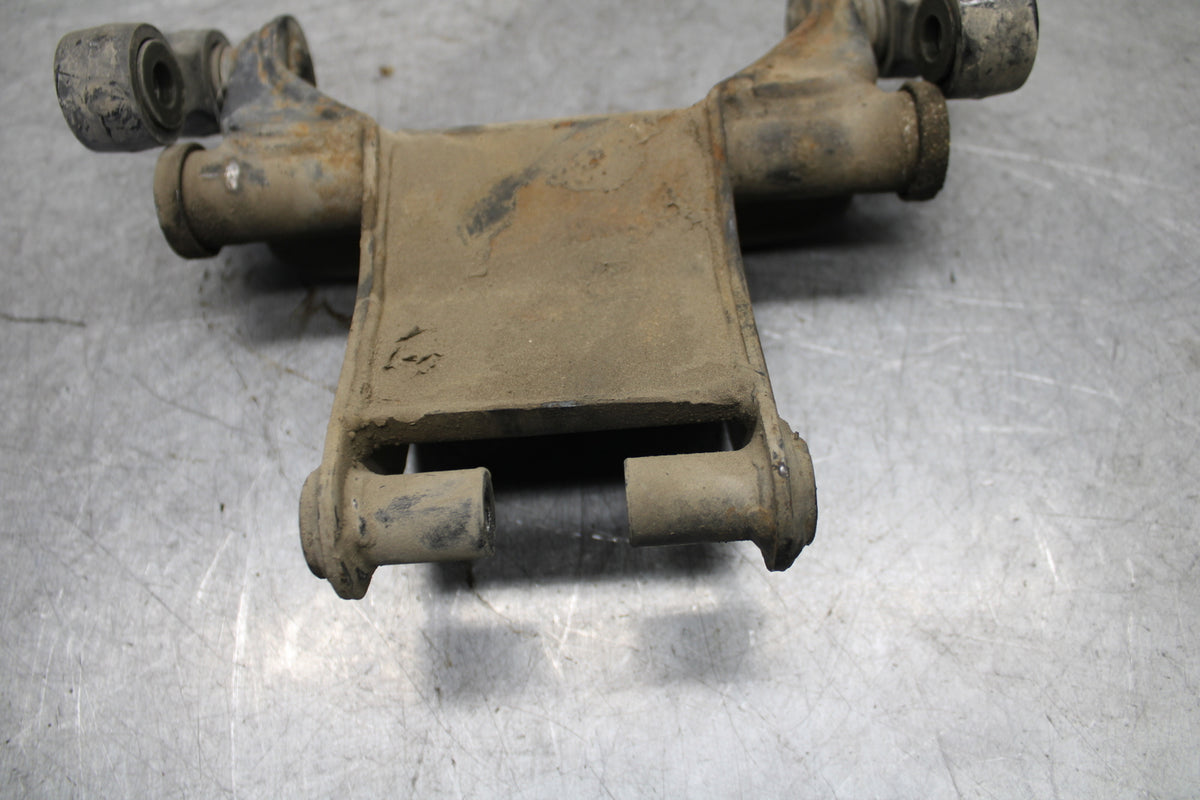 85-86 SUZUKI MADURA 1200 REAR BACK SHOCK ABSORBER MOUNT  BB691