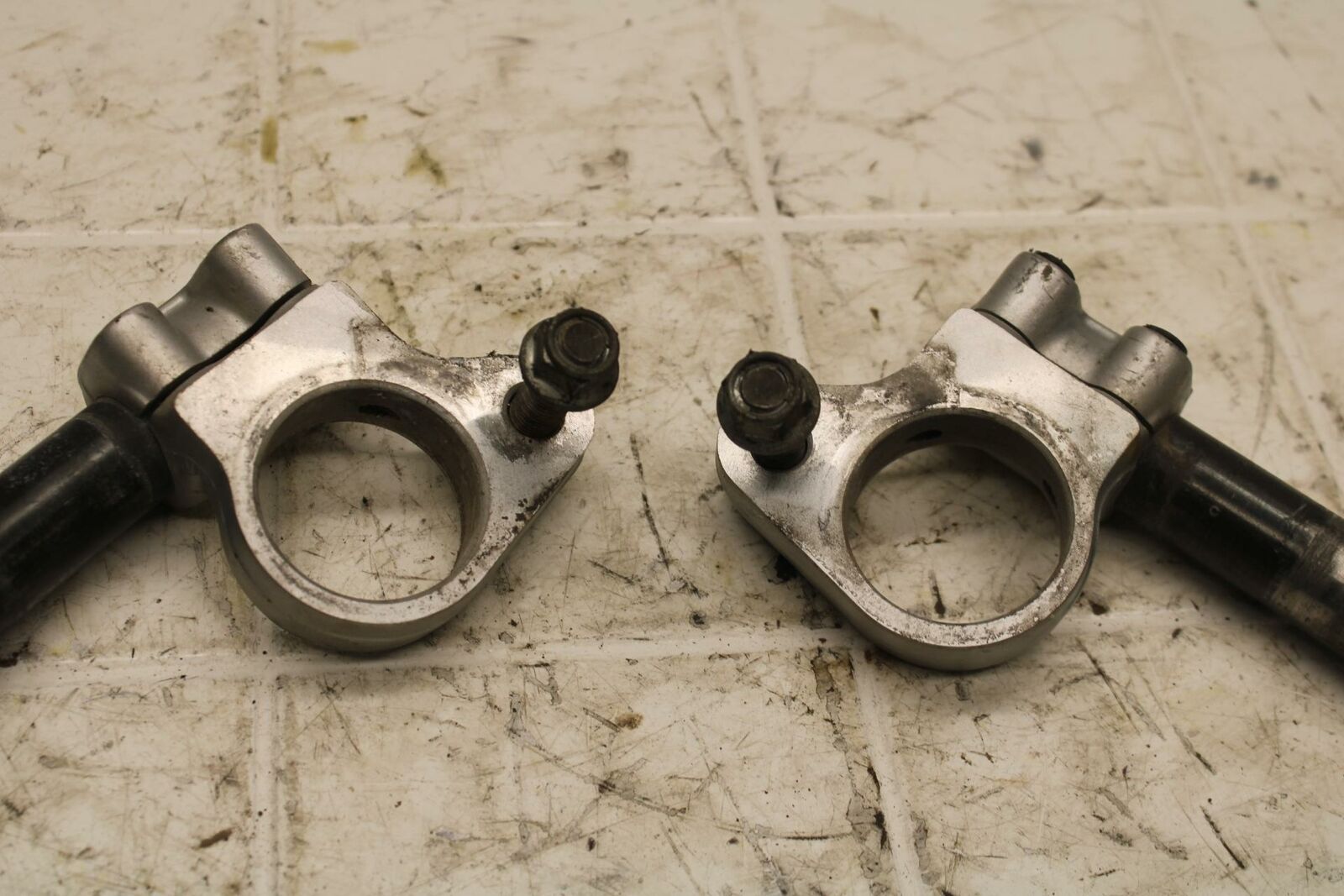 93 SUZUKI KATANA 600 GSX600F LEFT RIGHT CLIP ON ONS HANDLEBARS PAIR SET BB400