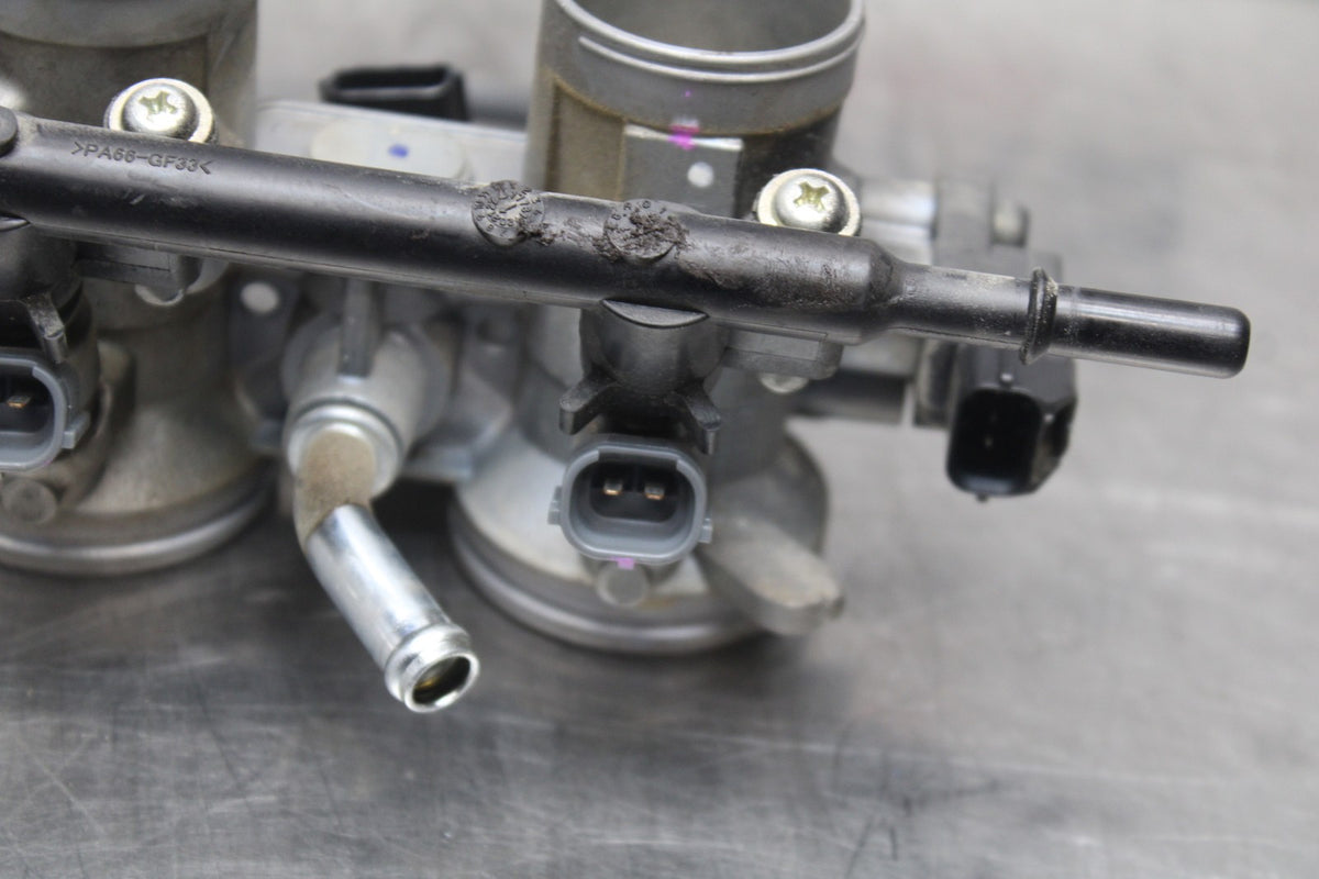 18-23 KAWASAKI NINJA 400 EX400 ABS MAIN FUEL INJECTORS / THROTTLE BODIES BB795