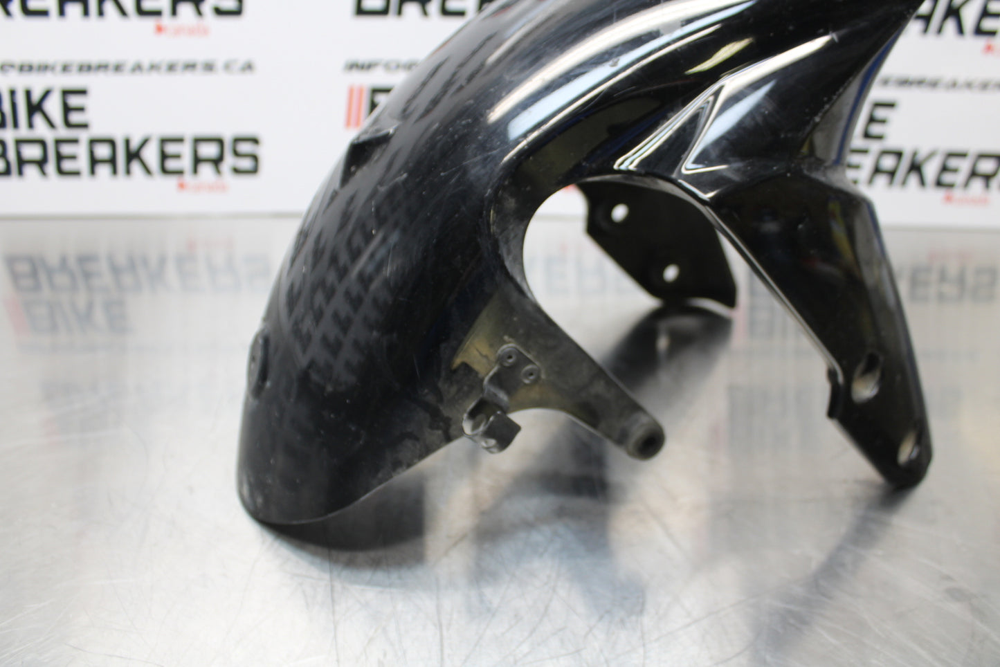 11 SUZUKI GSXR1000 FRONT WHEEL FENDER COWL FAIRING BB142