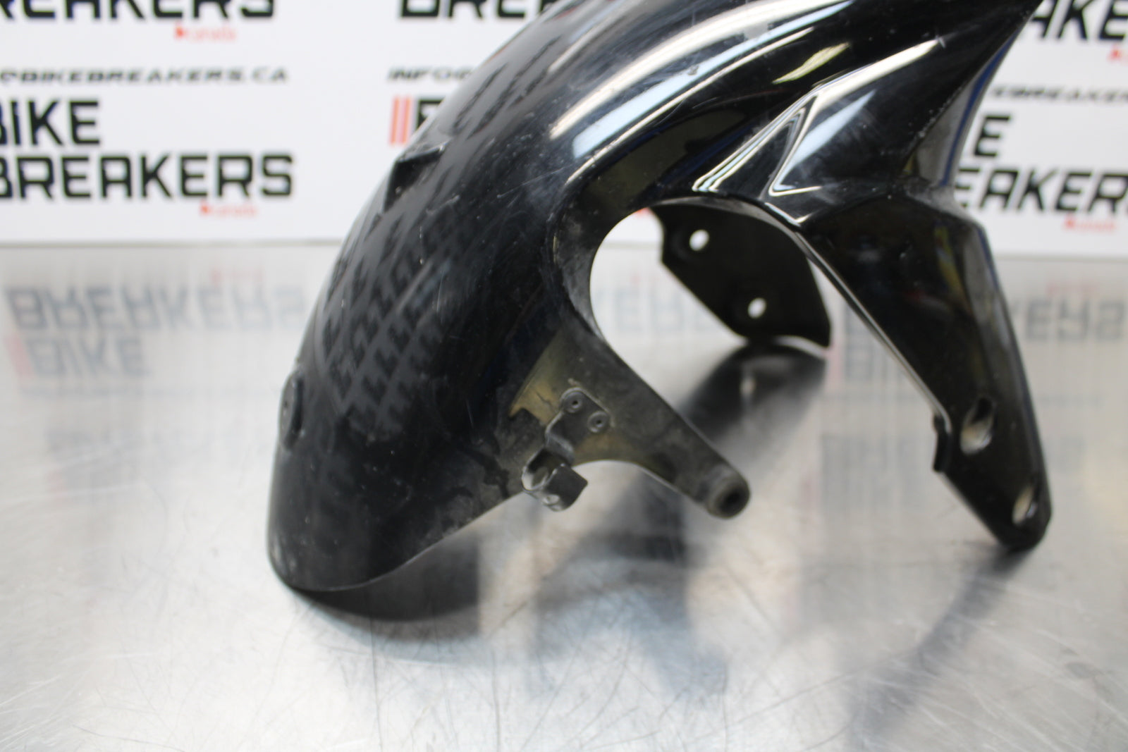 11 SUZUKI GSXR1000 FRONT WHEEL FENDER COWL FAIRING BB142