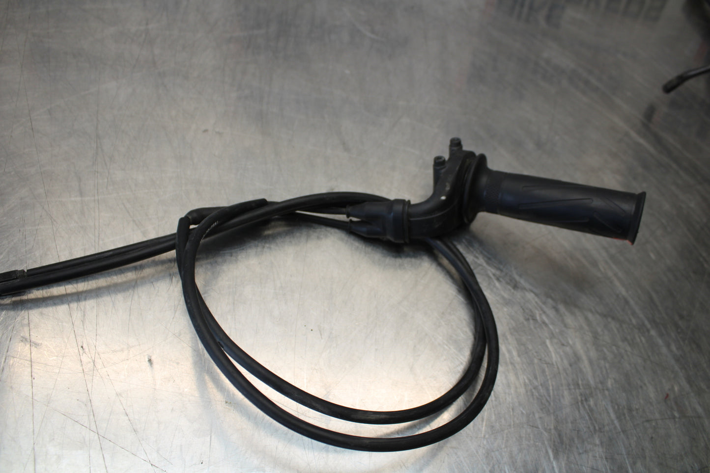 14-17 YAMAHA FZ07 THROTTLE CABLE LINE HOUSING GUIDE BB162