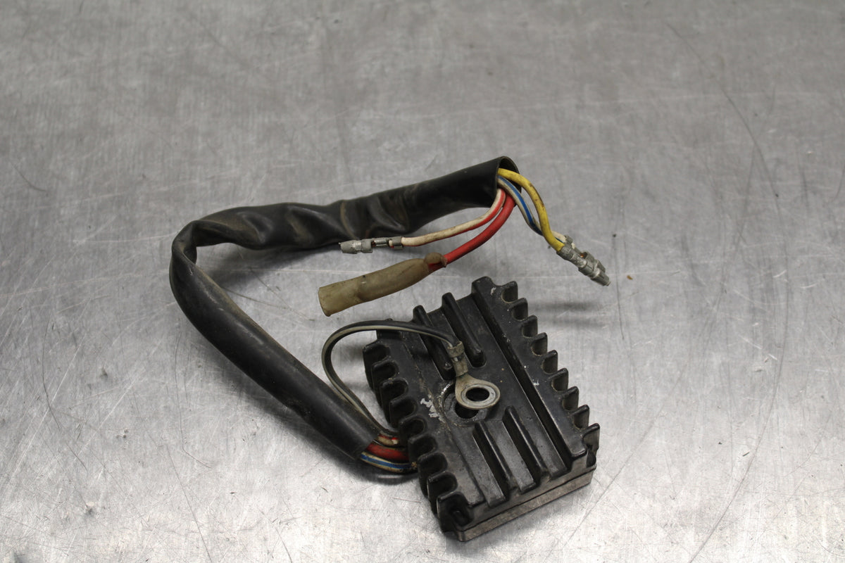 78 SUZUKI GS550E RECTIFIER VOLTAGE REGULATOR BB133