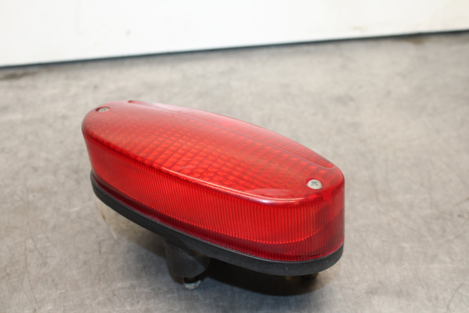 02-03 YAMAHA V STAR 1100 TAILLIGHT REAR TAIL BRAKE LIGHT BB124