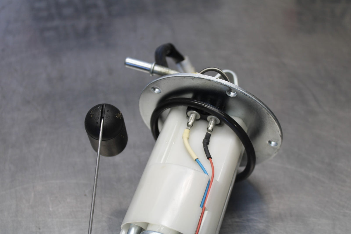 18 SUZUKI GSXR750 FUEL PUMP GAS PETROL SENDER UNIT BB891
