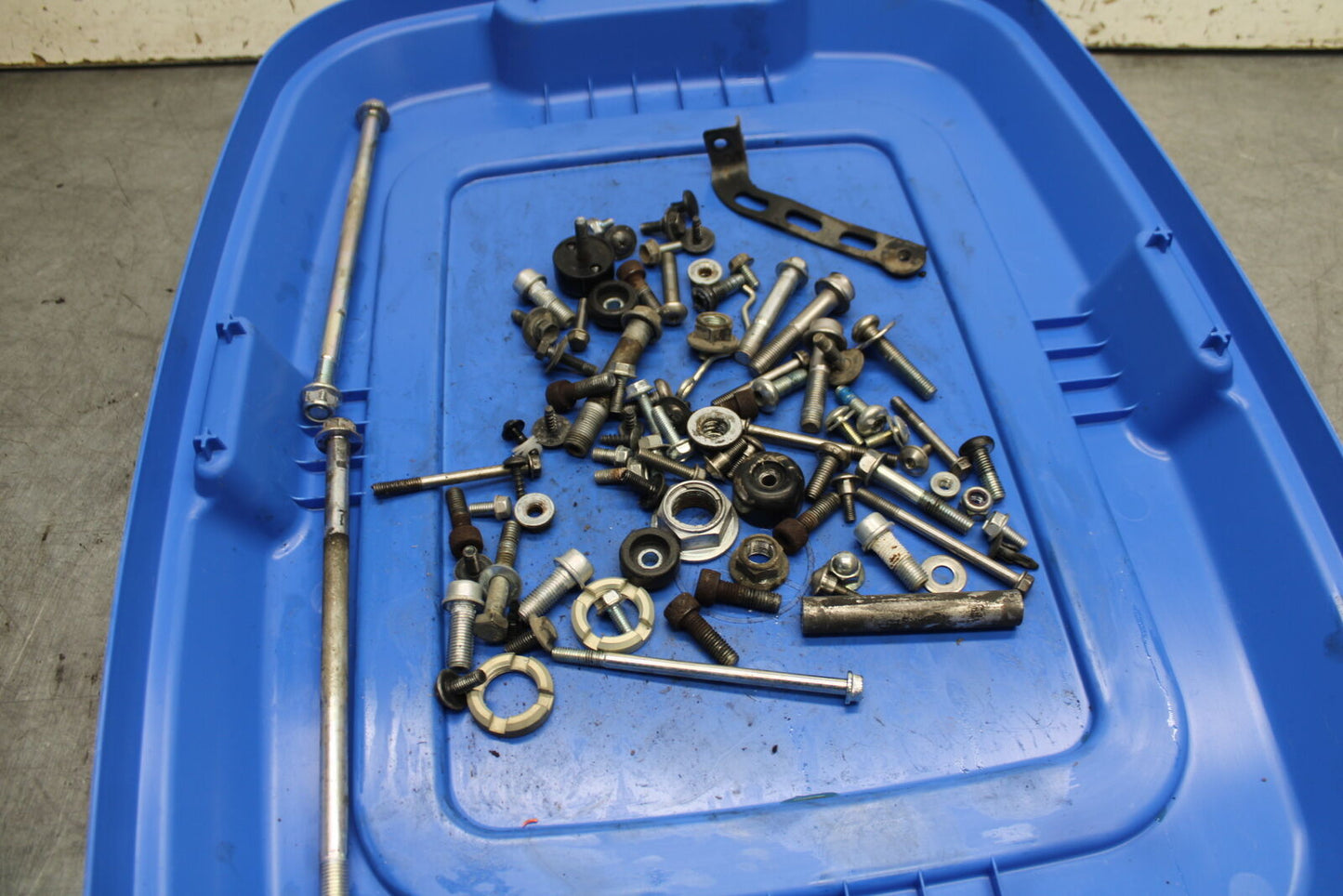 08-09 SUZUKI GSXR600 ENGINE MOUNTING BOLTS HARDWARE MOTOR SCREWS BB728