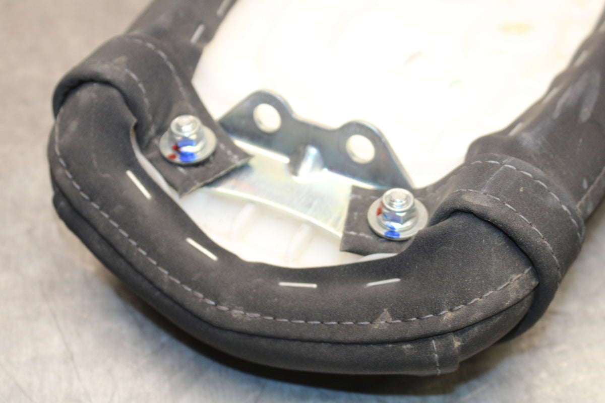 17-24 YAMAHA BOLT XVS950 REAR BACK PASSENGER SEAT BB729
