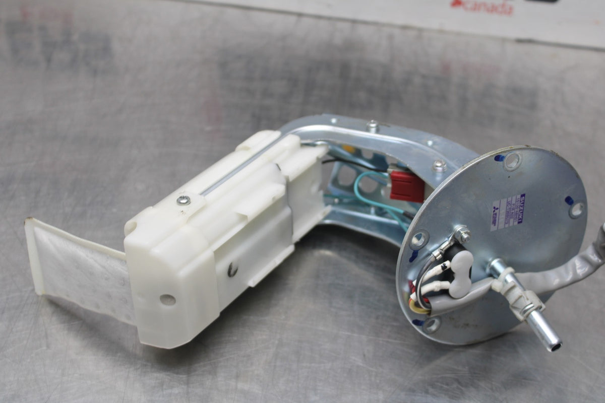 15 SUZUKI GW250F FUEL PUMP GAS PETROL SENDER UNIT BB789