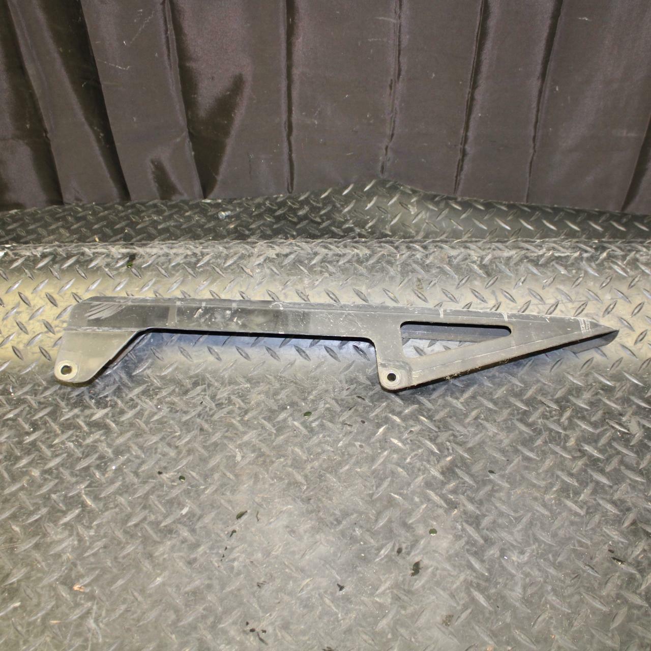08 HONDA CBR125R REAR BACK DRIVE CHAIN GUARD COVER SHIELD BB180