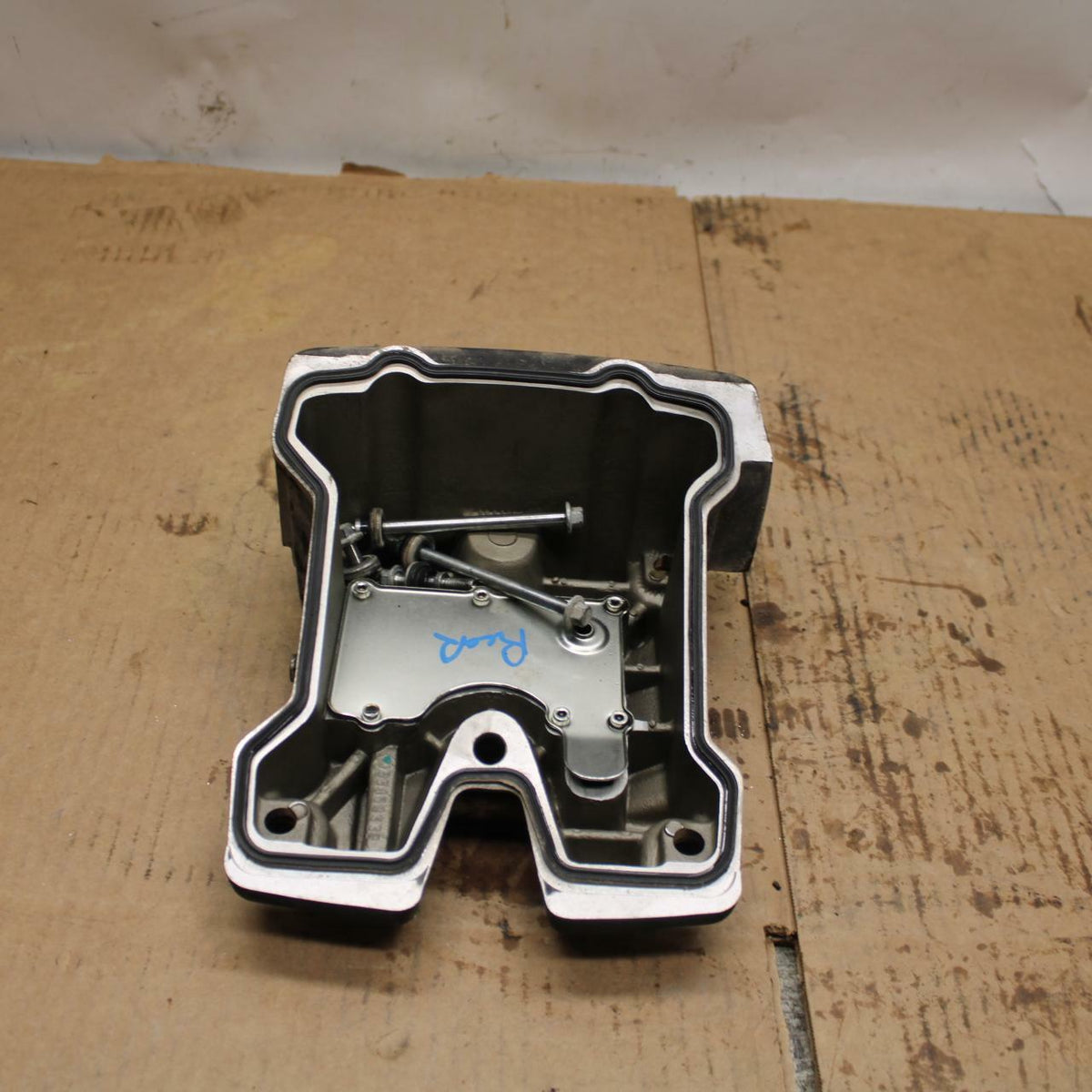 14-20 HARLEY-DAVIDSON STREET 500 ENGINE TOP END REAR CYLINDER HEAD COVER BB381