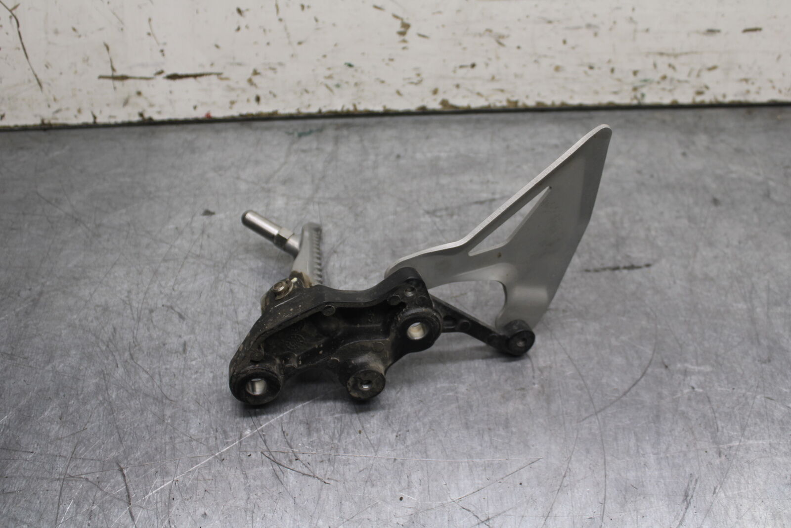 18-23 KAWASAKI NINJA 400 EX400 ABS LEFT REARSET REAR SET FOOT PEG REST BB747