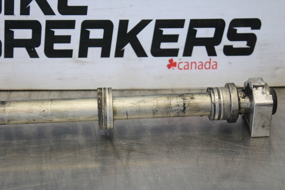 20 TRIUMPH STREET TRIPLE 765 REAR AXLE BACK WHEEL RIM PIVOT BOLT AXEL BB864