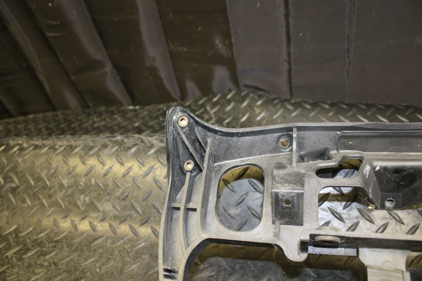 05-06 SUZUKI KATANA 750 GSX750F UPPER FAIRING MIRROR GAUGES STAY BRACKET bb166