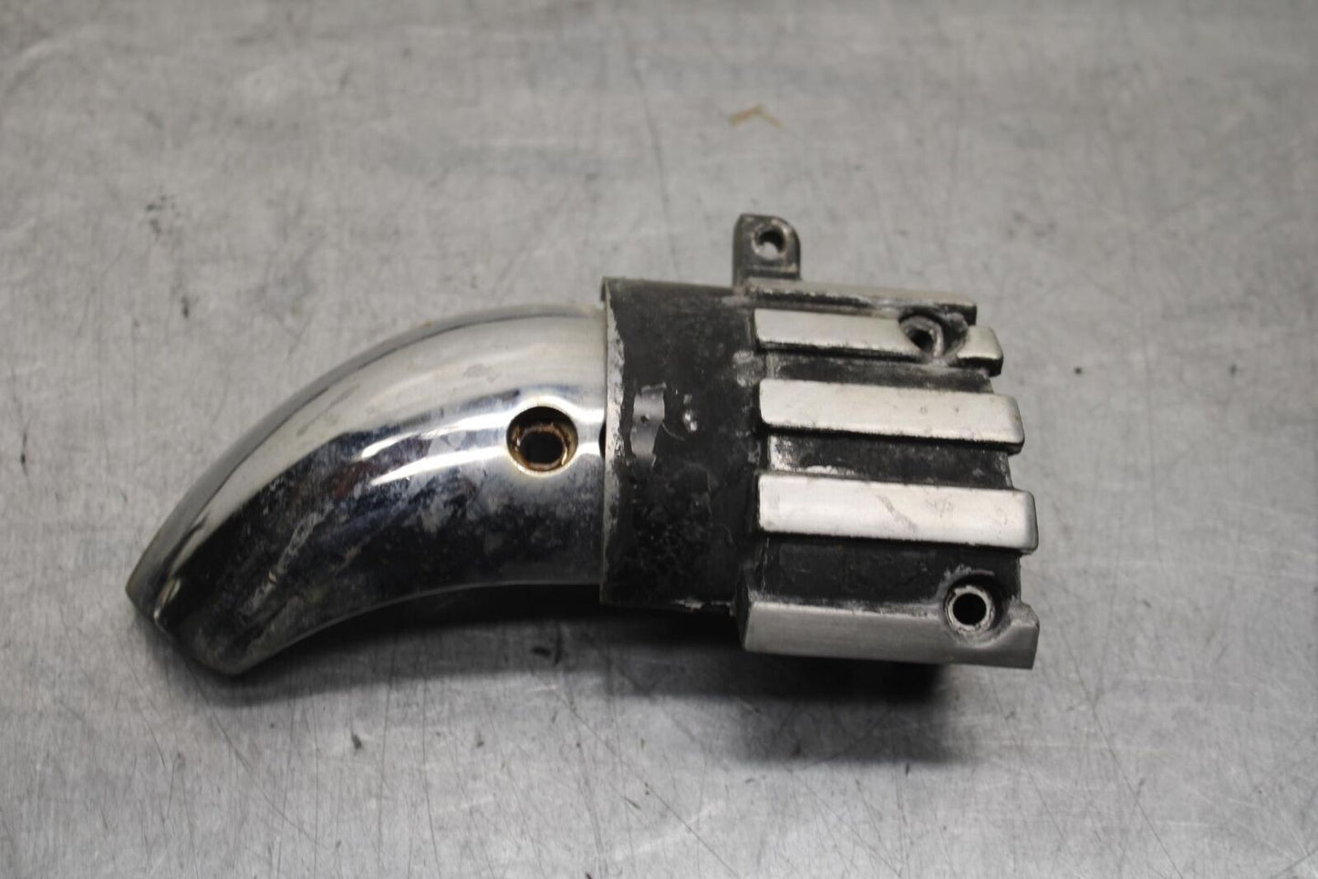 1998 Yamaha Vmax 1200 VMX1200 REAR CYLINDER(S) EXHAUST SHROUD COVER BB620