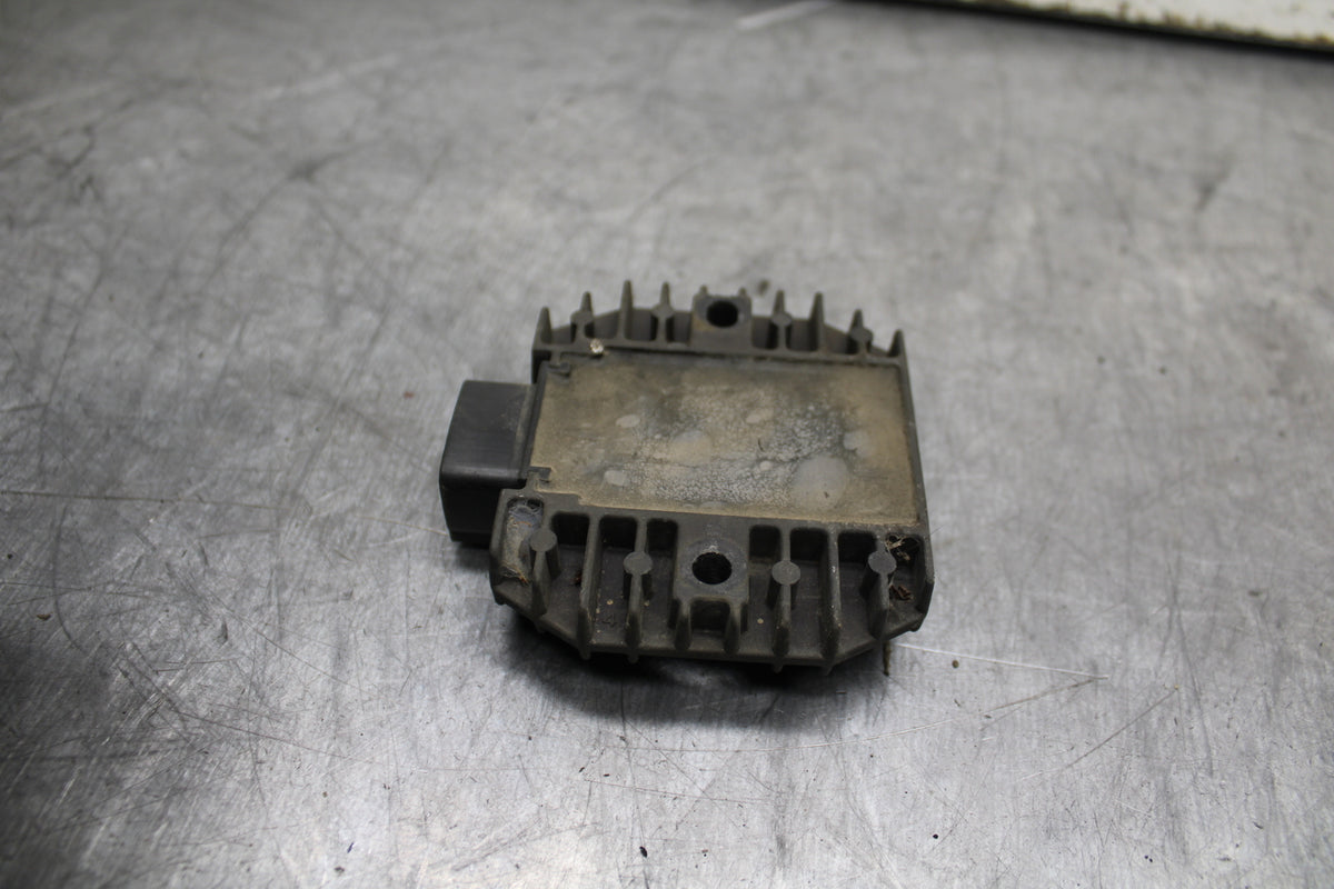 99-00 YAMAHA V STAR 1100 RECTIFIER VOLTAGE REGULATOR BB711