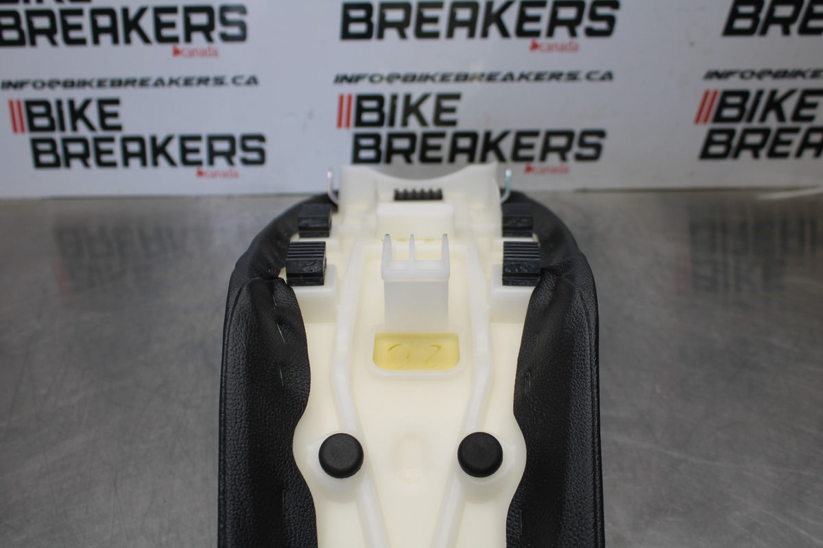 08-23 SUZUKI DRZ400S FRONT REAR SEAT SADDLE NEW TAKE OFF BB00