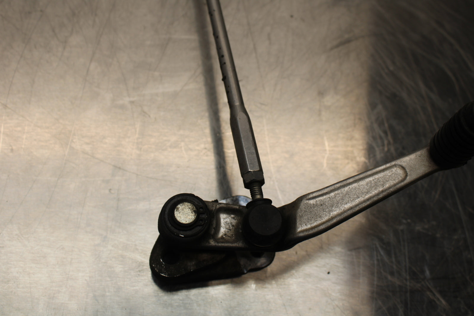 11 SUZUKI GSXR1000 SHIFTER LINKAGE SHIFT LINK PEDAL BB142