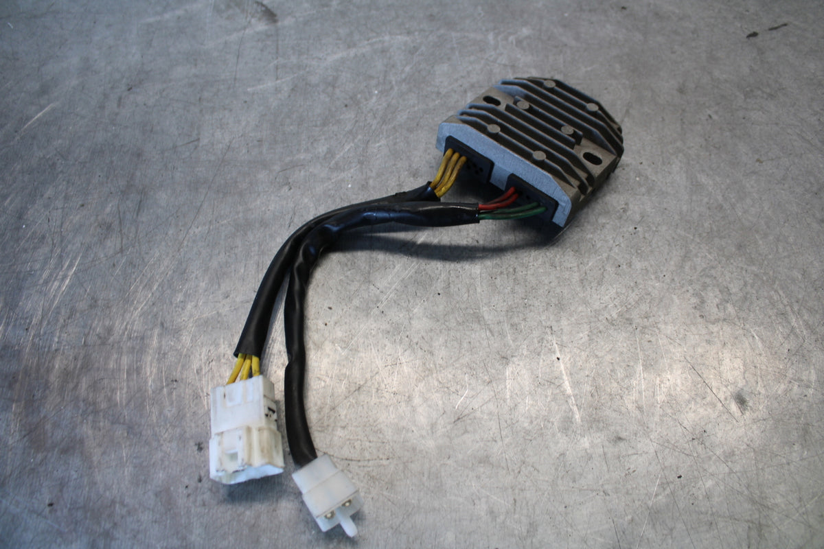 03-04 HONDA CBR600RR RECTIFIER VOLTAGE REGULATOR 31600-MEE-003 BB661