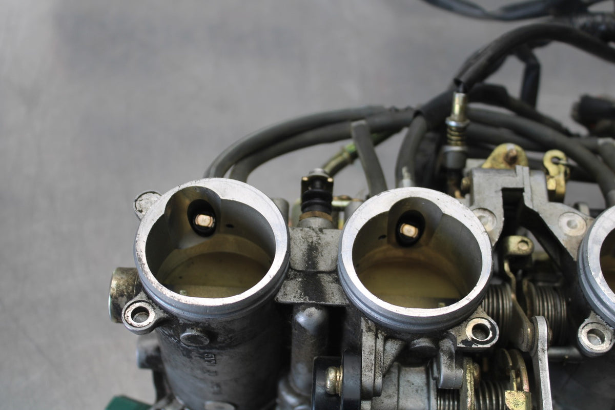 04-06 YAMAHA YZF R1 MAIN FUEL INJECTORS / THROTTLE BODIES BB432