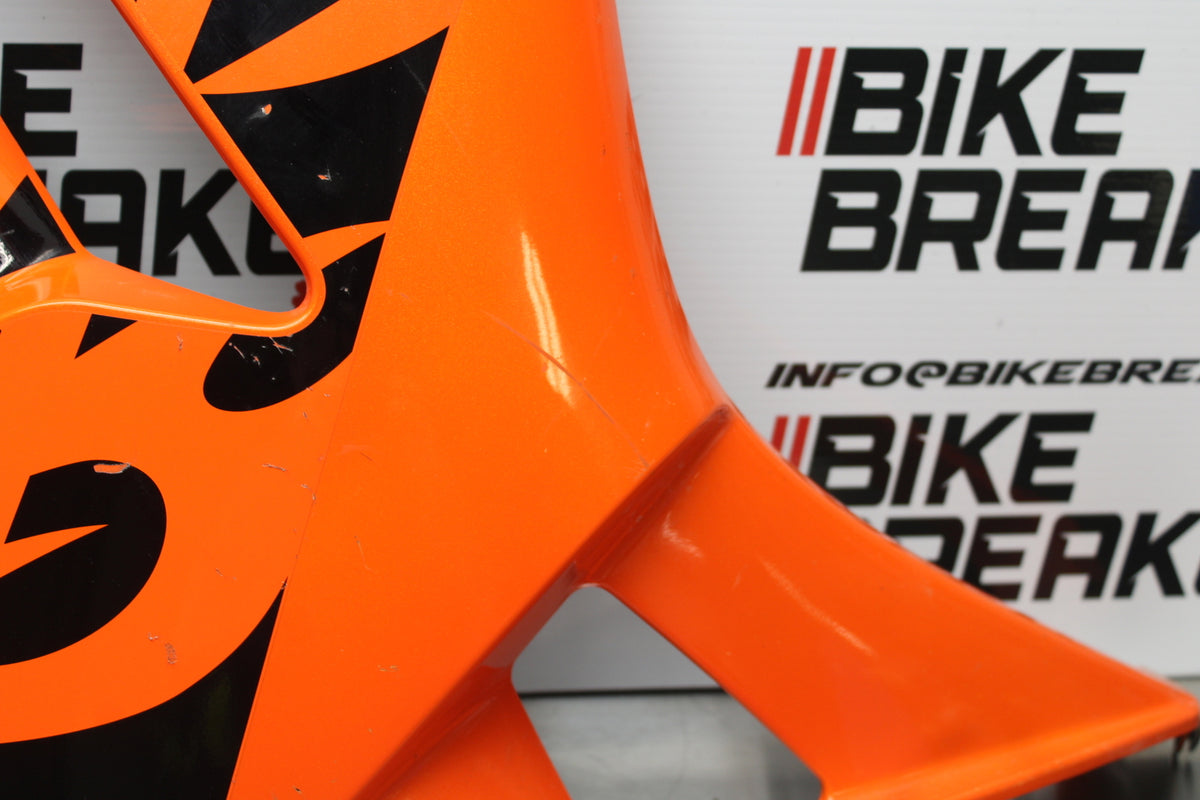 05-06 HONDA CBR600RR RIGHT MID UPPER SIDE FAIRING COWL PLASTIC BB149