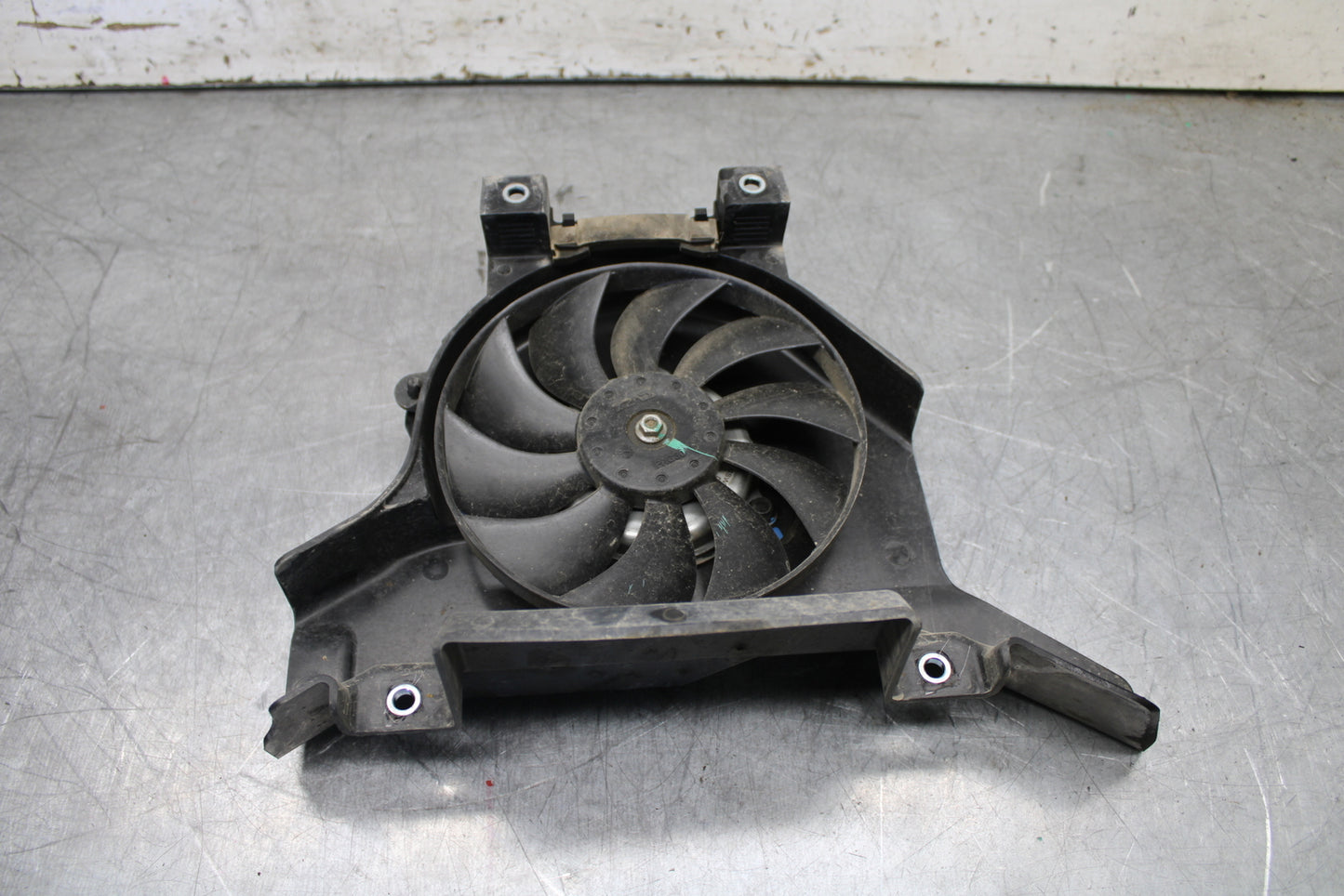 19-22 KAWASAKI Z400 ENGINE RADIATOR COOLING FAN BB708