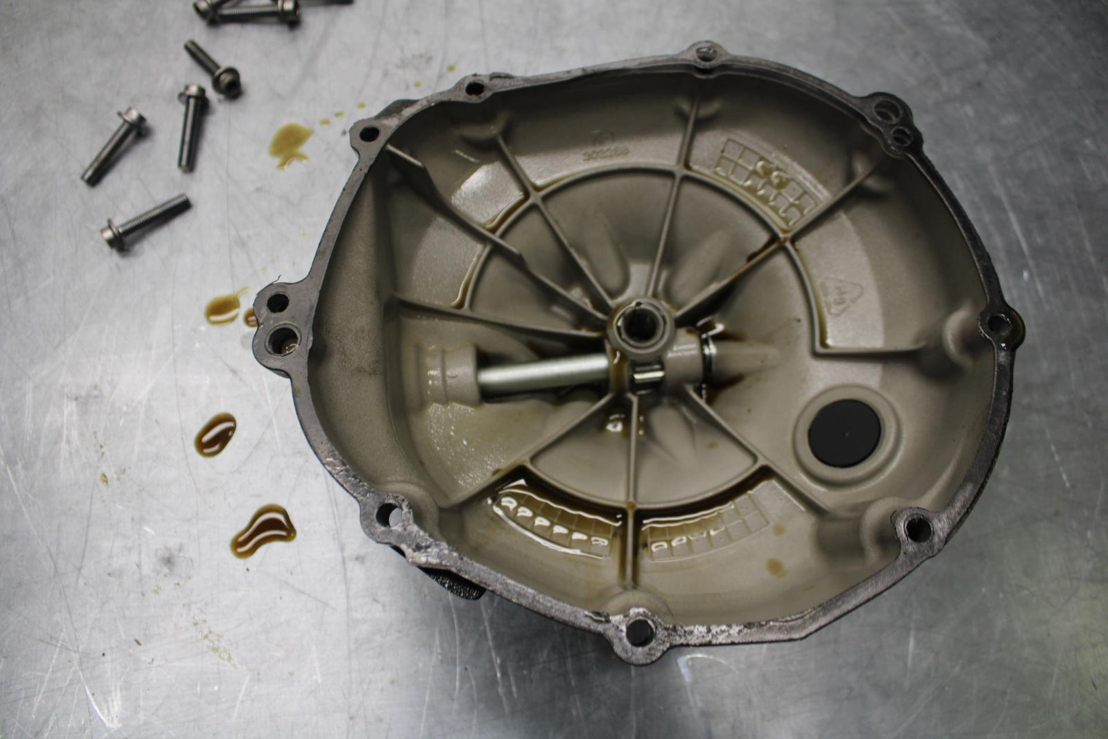 07 YAMAHA YZF R6 CLUTCH SIDE ENGINE MOTOR COVER 2C0-15421-00-00 BB495
