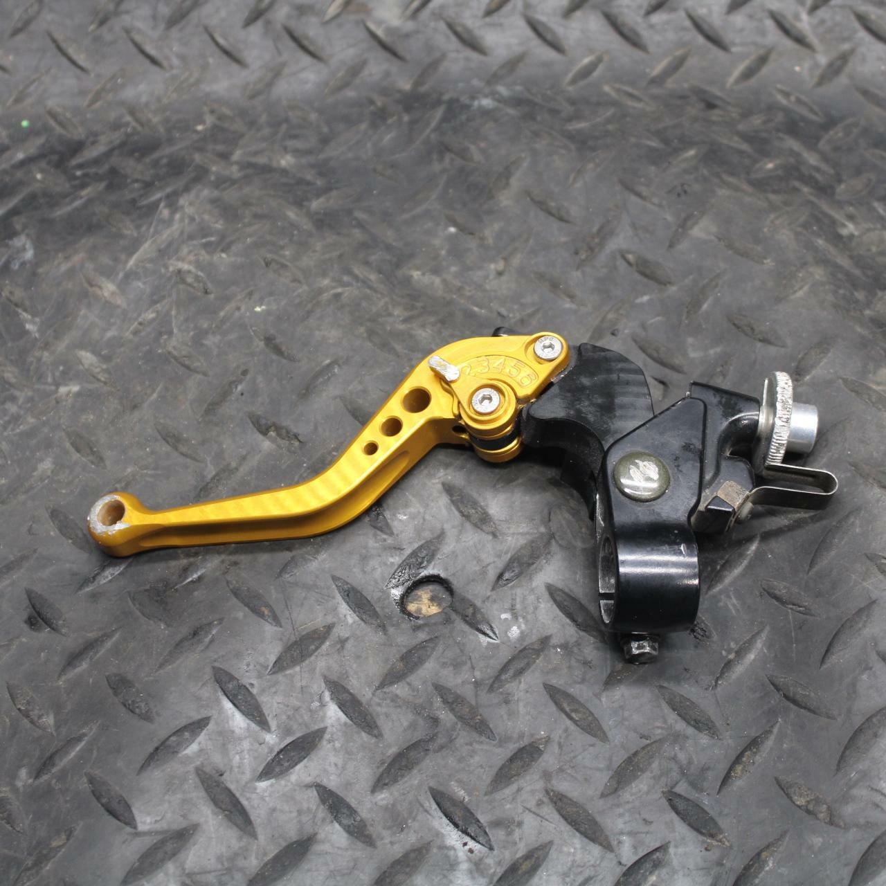 04-05 YAMAHA YZF R1 CLUTCH PERCH MOUNT WITH  BENT LEVER  BB225