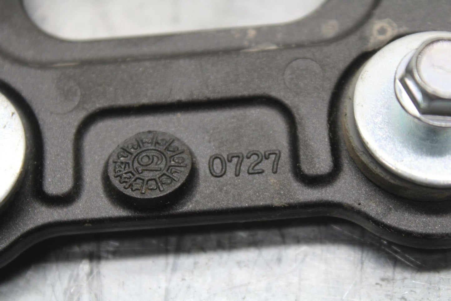 19-20 KAWASAKI NINJA ZX6R FRONT GAS TANK BRACKET MOUNT BB407