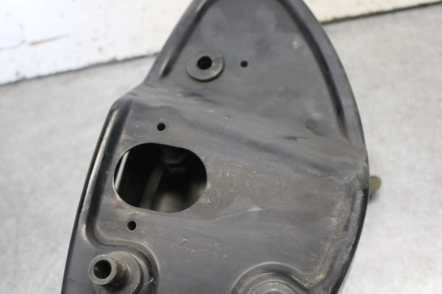 05-09 SUZUKI BOULEVARD C90 AIR CLEANER FILTER BOX BB692