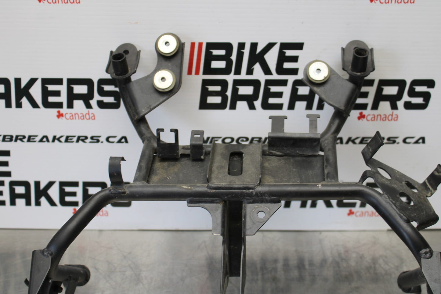 08-18 KAWASAKI KLR650 UPPER FAIRING MIRROR GAUGES STAY BRACKET BB183