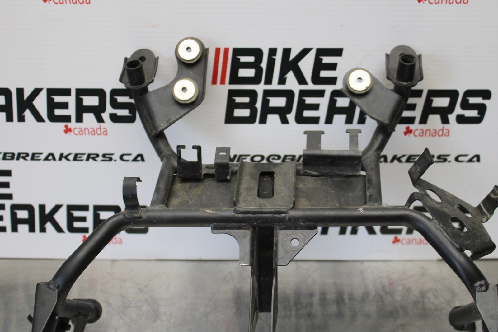 08-18 KAWASAKI KLR650 UPPER FAIRING MIRROR GAUGES STAY BRACKET BB183