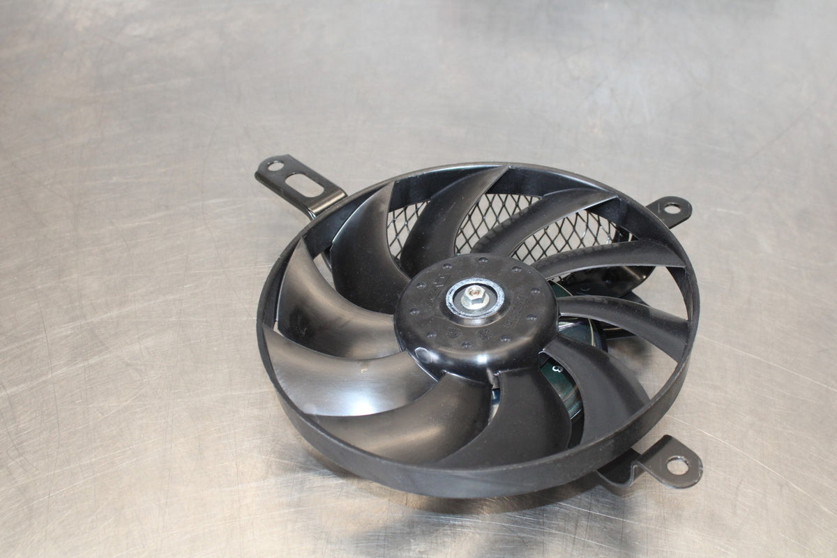 11-26 SUZUKI GSXR750 NEW TAKE OFF ENGINE RADIATOR COOLING FAN BB882