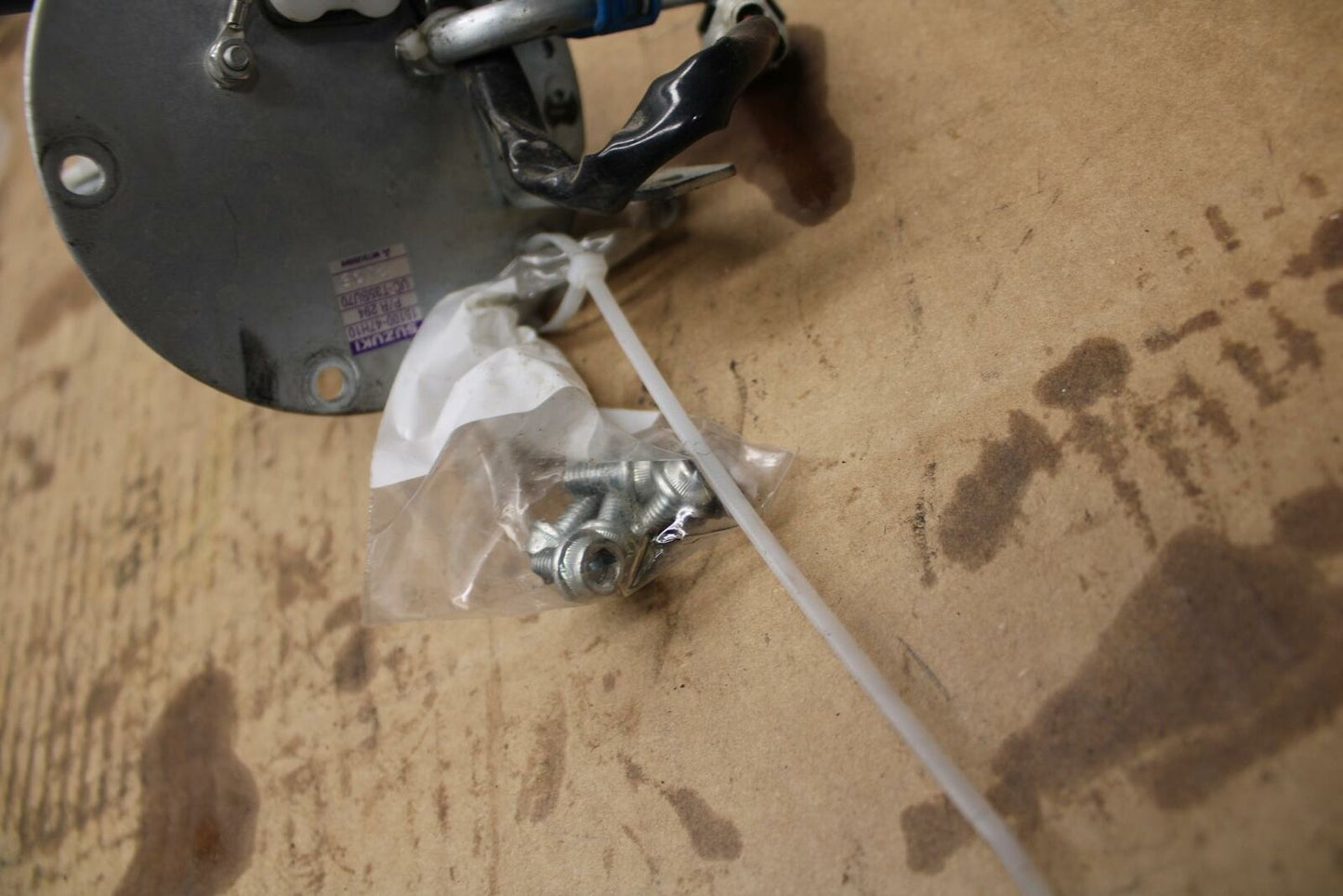 09-11 SUZUKI GSXR1000 FUEL PUMP GAS PETROL SENDER UNIT BB205 B