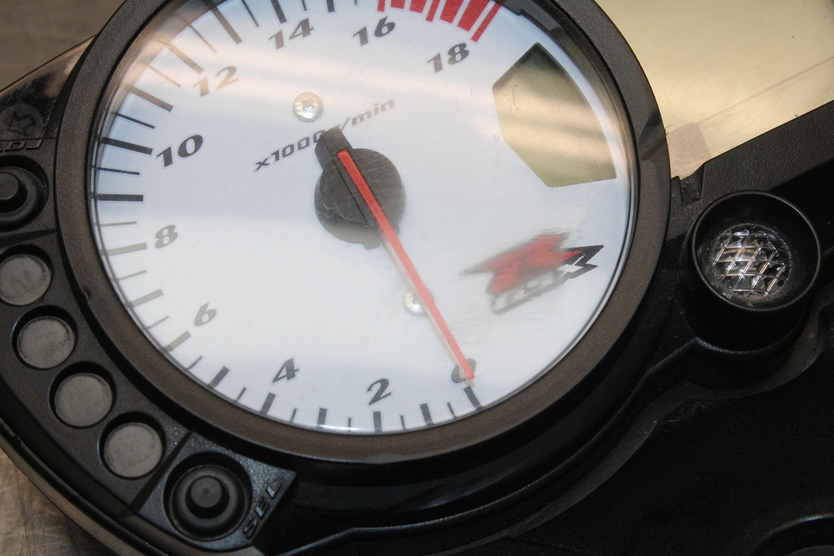 06-07 SUZUKI GSXR 600 SPEEDO GAUGES DISPLAY CLUSTER SPEEDOMETER TACHOMETER BB178