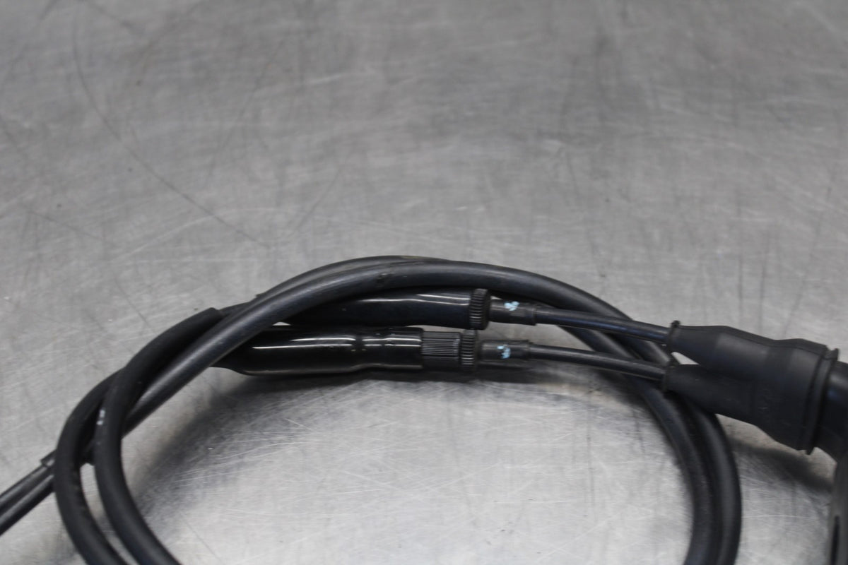 23 KAWASAKI Z900RS THROTTLE CABLES LINES & HOUSING BB935